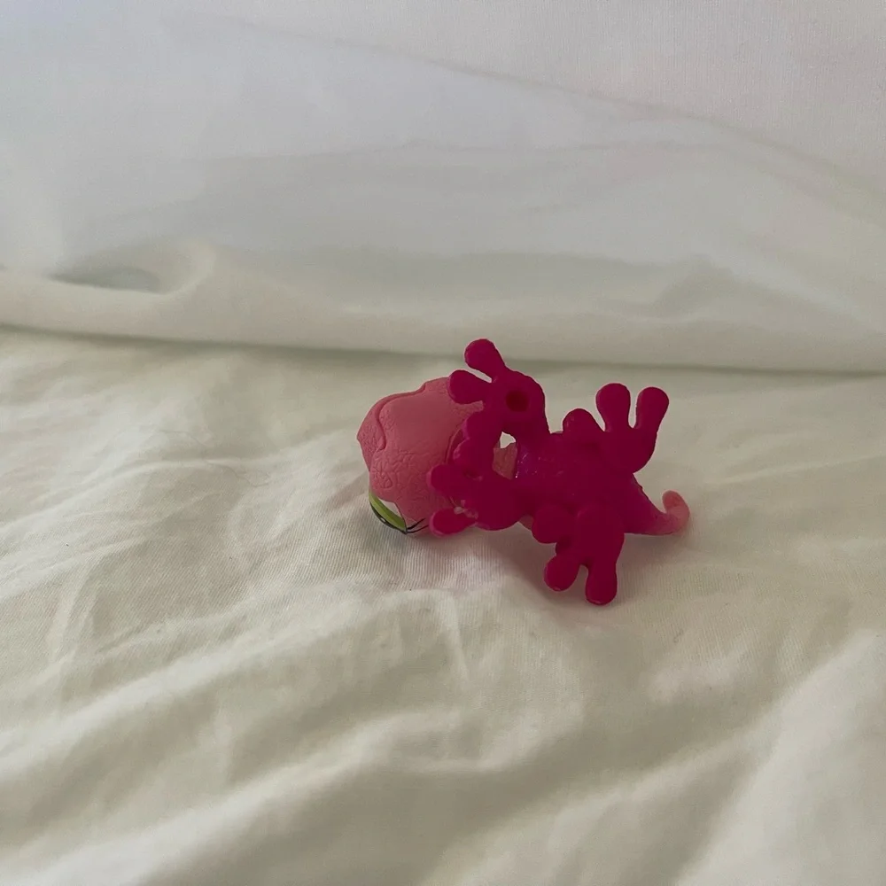 Littlest Pet Shop #1455 Pink & Green Gecko Lizard